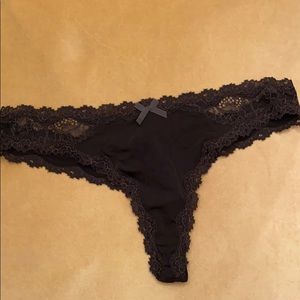 Victoria’s Secret Black Lace Trim Thong, NWT